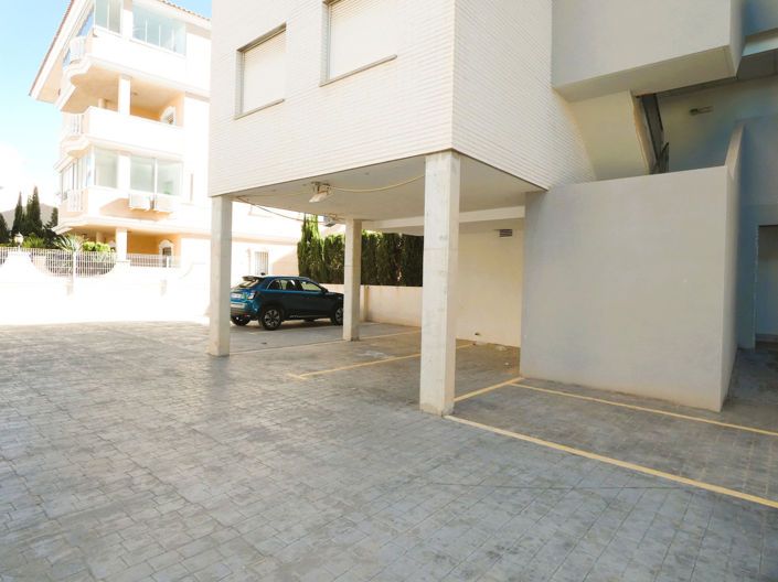 Image No.37-4 Bed Apartment for sale