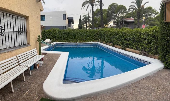 Image No.3-6 Bed Villa for sale