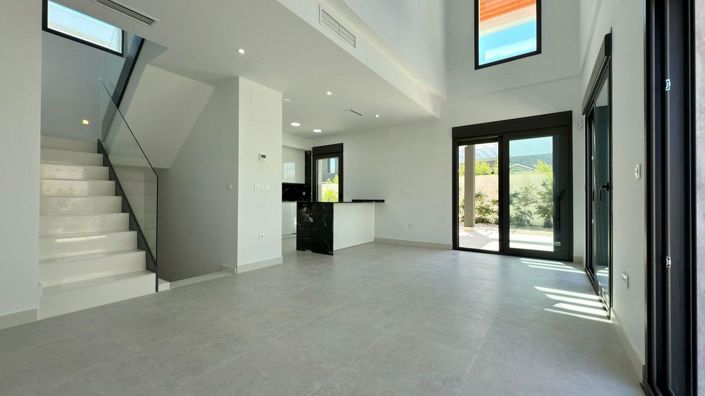 Image No.12-4 Bed Villa for sale