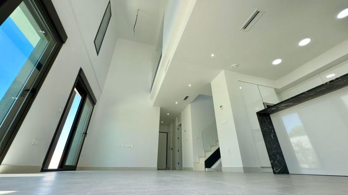 Image No.14-4 Bed Villa for sale