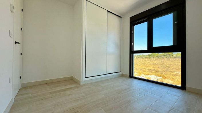 Image No.35-4 Bed Villa for sale