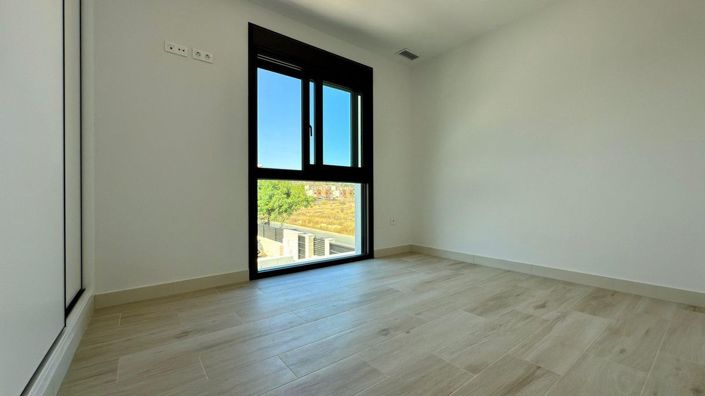 Image No.37-4 Bed Villa for sale