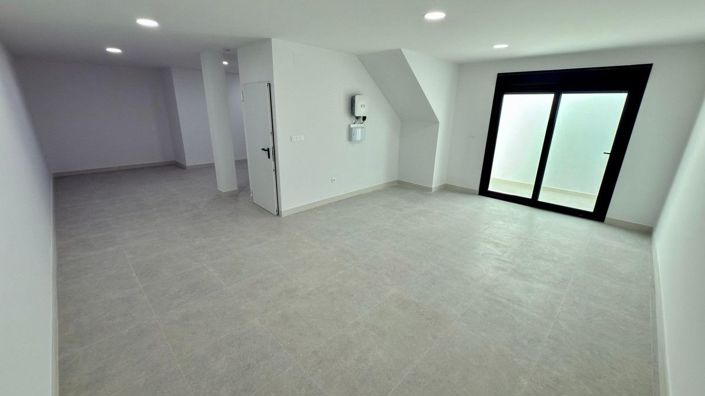 Image No.42-4 Bed Villa for sale