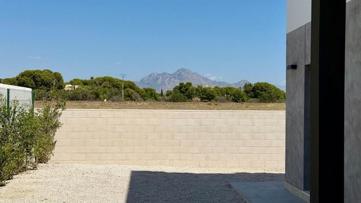 Image No.48-4 Bed Villa for sale