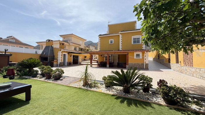 Image No.27-5 Bed Villa for sale