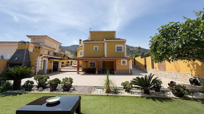 Image No.28-5 Bed Villa for sale