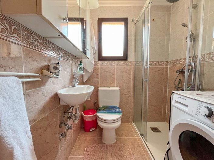 Image No.16-6 Bed Villa for sale