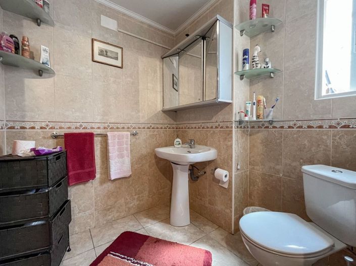 Image No.28-6 Bed Villa for sale