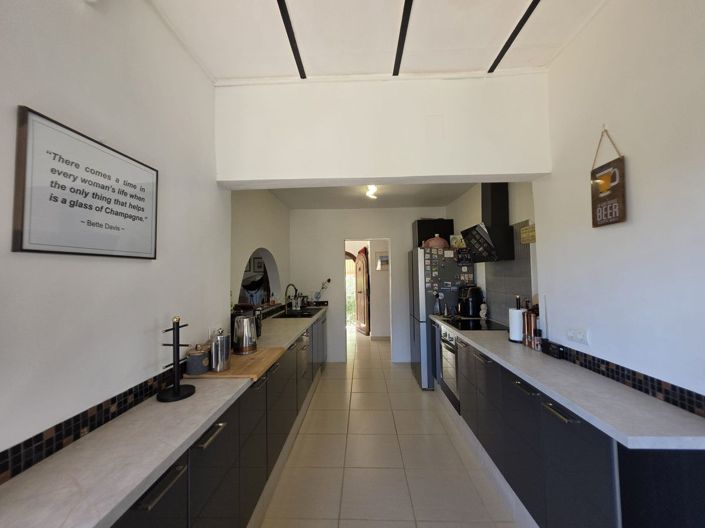 Image No.10-5 Bed Villa for sale