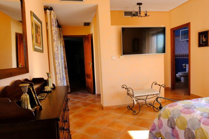 Image No.18-5 Bed Villa for sale