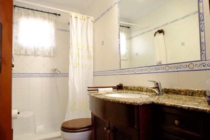 Image No.29-5 Bed Villa for sale