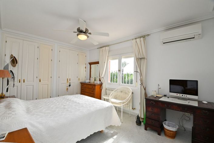 Image No.12-4 Bed Villa for sale