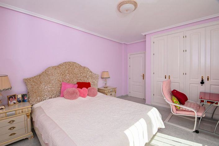 Image No.17-4 Bed Villa for sale