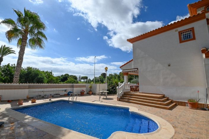 Image No.26-4 Bed Villa for sale