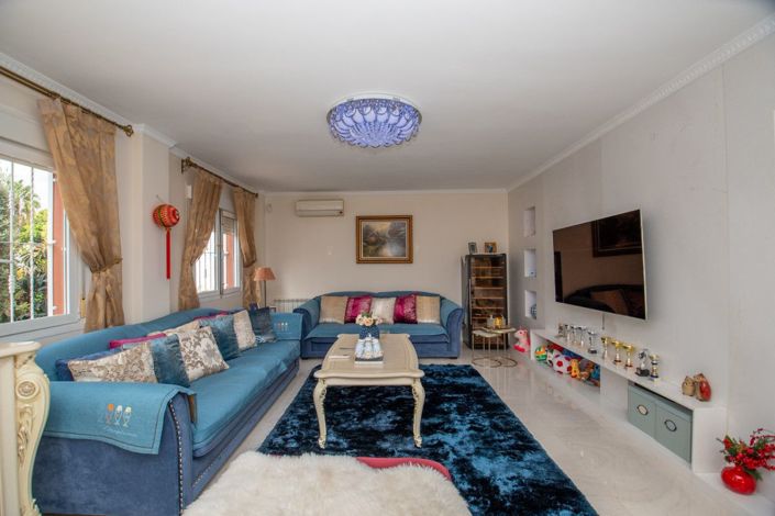 Image No.3-4 Bed Villa for sale