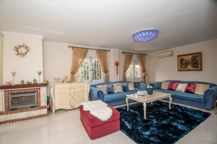 Image No.4-4 Bed Villa for sale