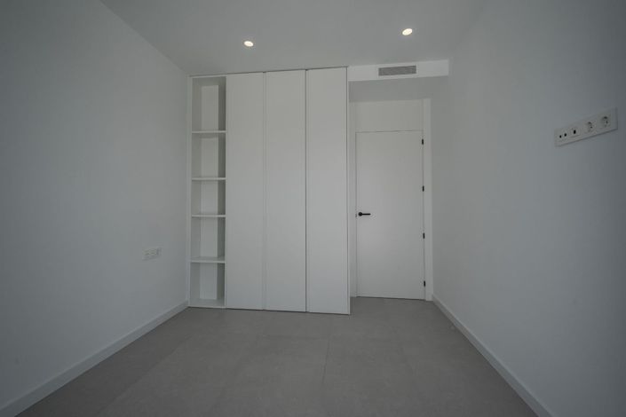 Image No.25-3 Bed Villa for sale