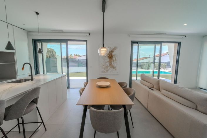 Image No.4-3 Bed Villa for sale