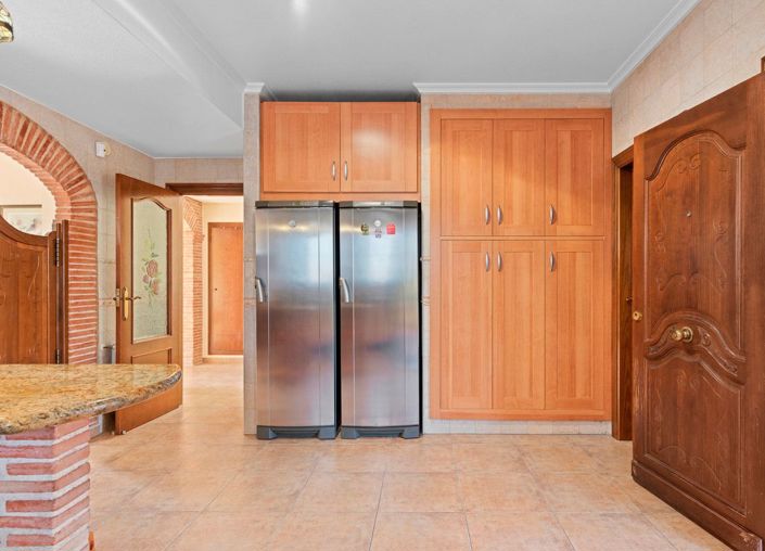 Image No.14-3 Bed Country House for sale