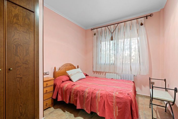 Image No.16-3 Bed Country House for sale