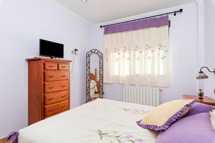 Image No.19-3 Bed Country House for sale