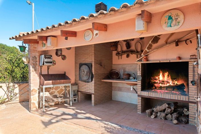 Image No.38-3 Bed Country House for sale