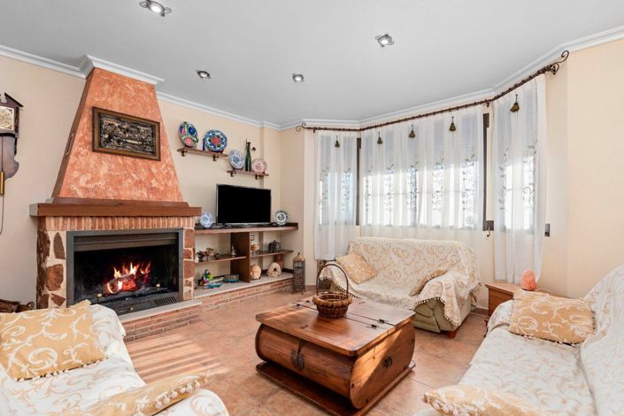 Image No.7-3 Bed Country House for sale