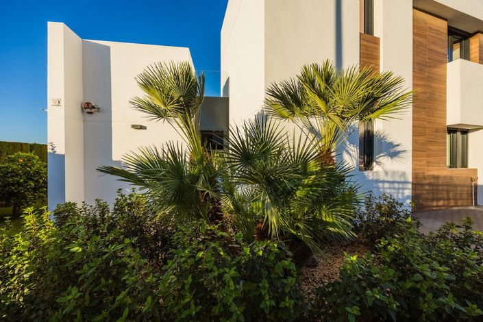 Image No.10-4 Bed Villa for sale