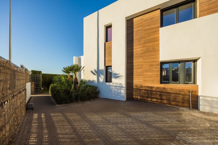 Image No.11-4 Bed Villa for sale