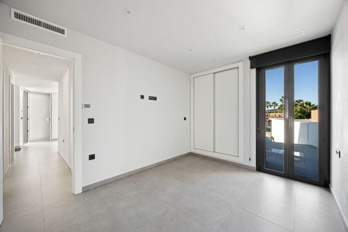 Image No.22-4 Bed Villa for sale