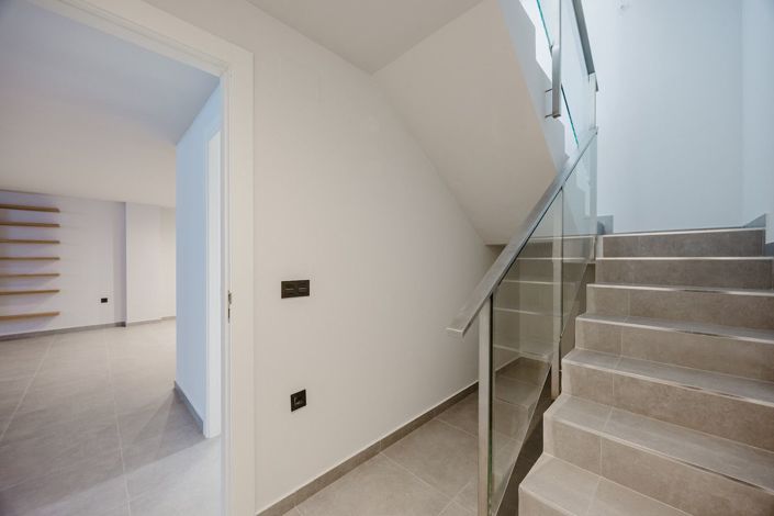 Image No.30-4 Bed Villa for sale
