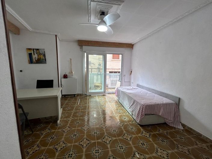 Image No.20-4 Bed Apartment for sale