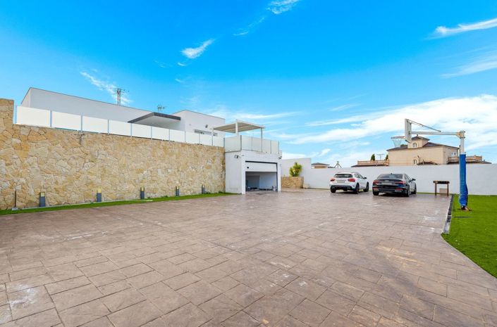 Image No.19-4 Bed Villa for sale