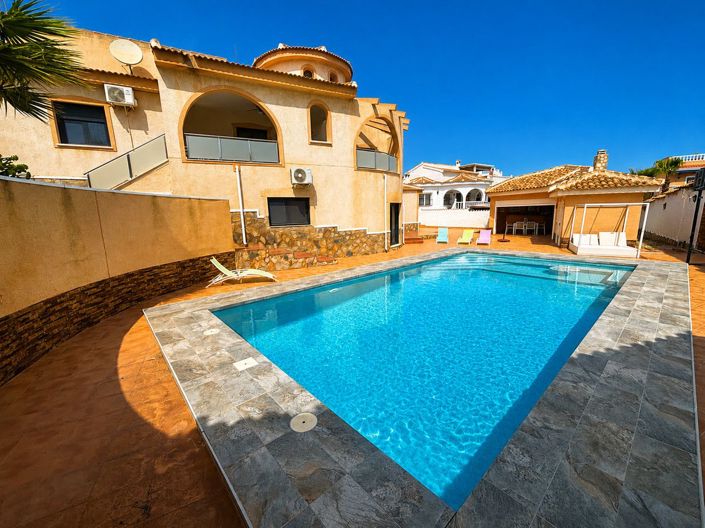 Image No.26-4 Bed Villa for sale
