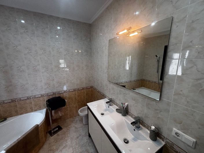 Image No.7-4 Bed Villa for sale