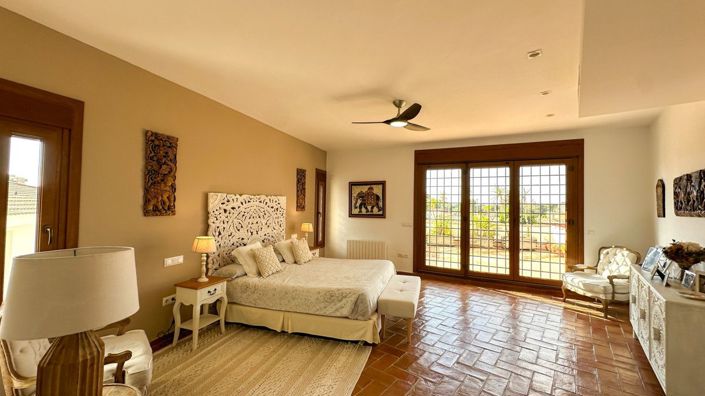 Image No.26-7 Bed Villa for sale