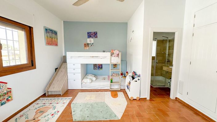 Image No.40-7 Bed Villa for sale