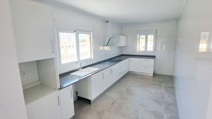 Image No.3-3 Bed Villa for sale
