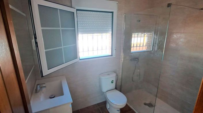 Image No.10-3 Bed Villa for sale