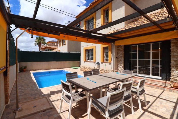 Image No.20-3 Bed Villa for sale