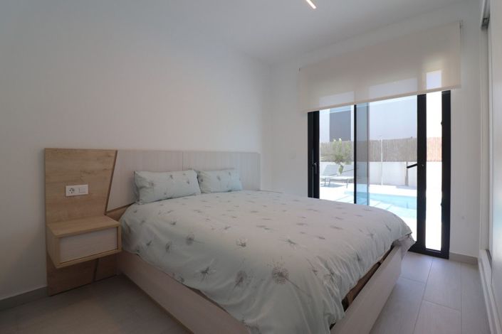 Image No.19-3 Bed Villa for sale
