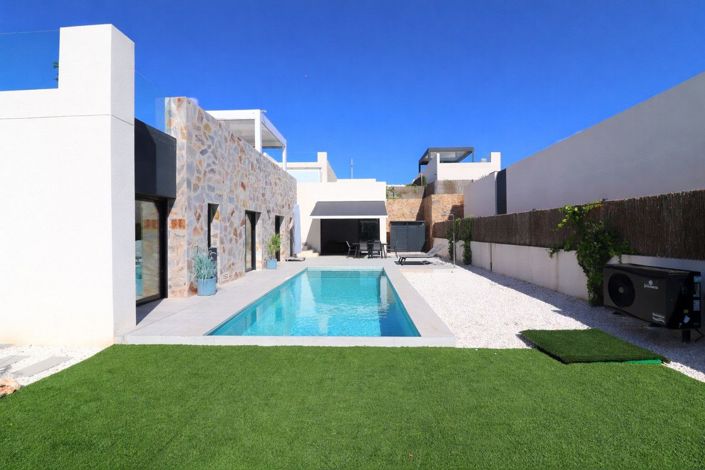 Image No.24-3 Bed Villa for sale