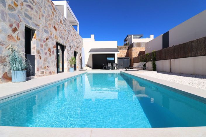 Image No.28-3 Bed Villa for sale