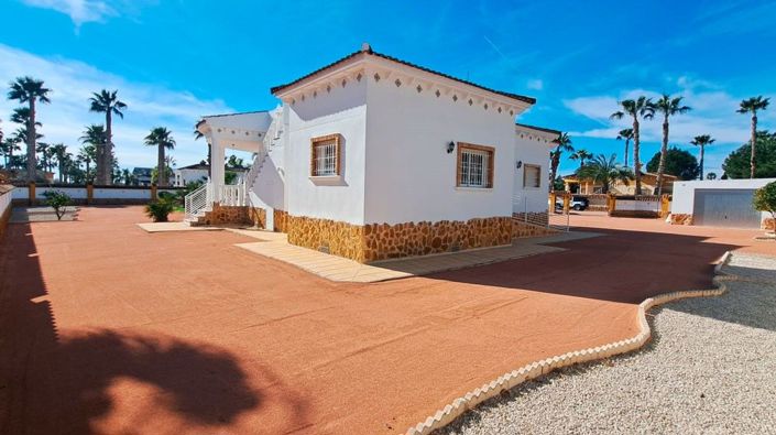 Image No.20-3 Bed Villa for sale