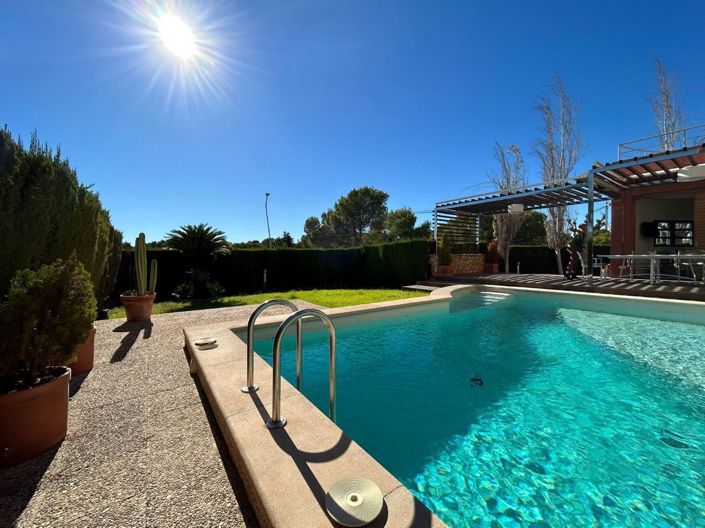Image No.2-Villa de 4 chambres à vendre à Orihuela Costa