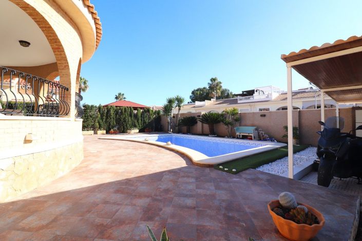 Image No.2-3 Bed Villa for sale