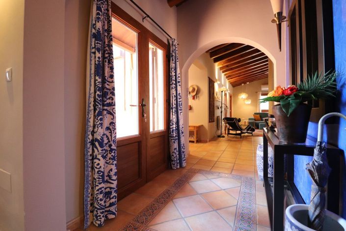 Image No.20-7 Bed Villa for sale