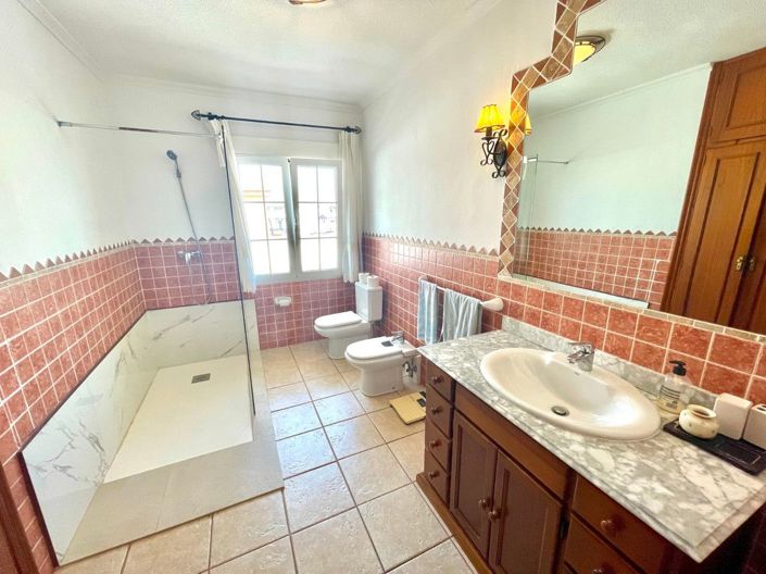 Image No.19-4 Bed Villa for sale