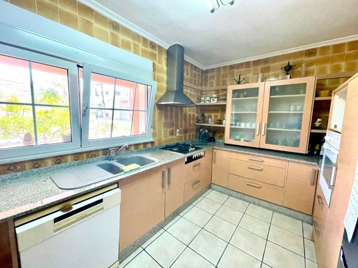 Image No.4-4 Bed Villa for sale