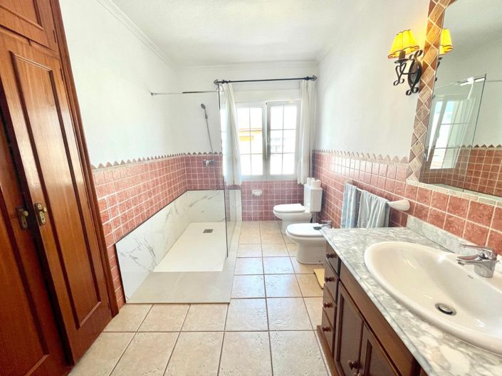Image No.5-4 Bed Villa for sale